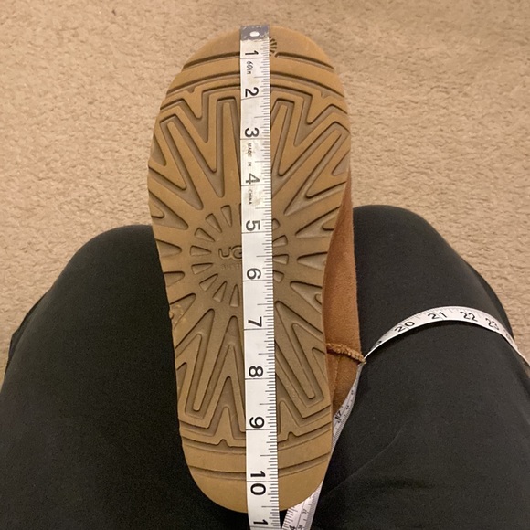 Classic Short Ugg Boot in Chestnut. - Picture 6 of 7